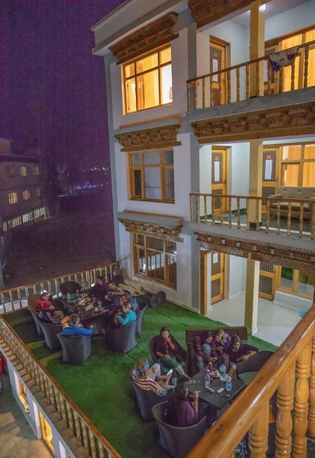 Raybo Hostel Leh Eksteriør bilde